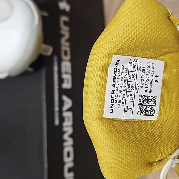 Under Armour UA Glyde MT Metal Low Cleats Size 8 NWB - Picture 10 of 12